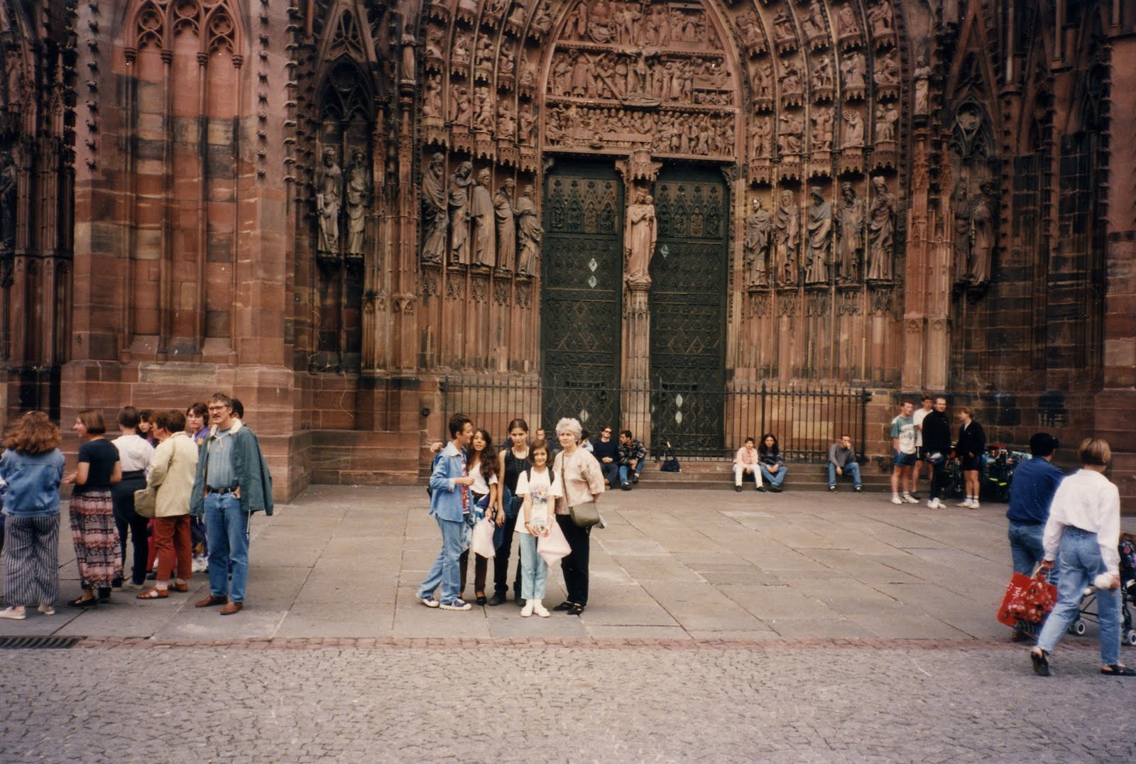 Devant le Notre-Dame. Paris.